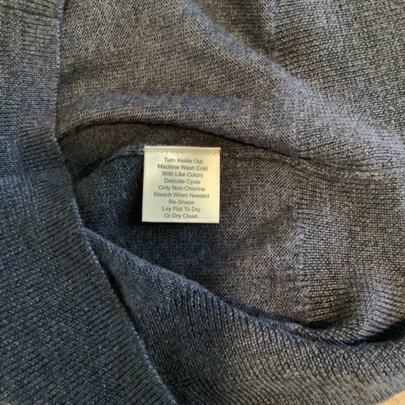 Jos.A.Bank  Blue V Neck Merino Wool Pullover Traveler Sweater *New with Tags* - Picture 8 of 8